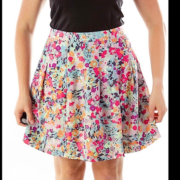 J. Crew Dresses & Skirts - J Crew Pleated Multicolor Floral Print Zip Closure Inner Lined Mini Skirt